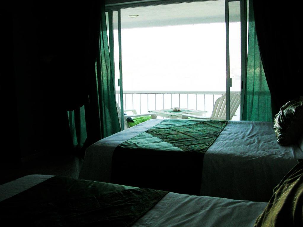 Pier D Luna Hotel Acapulco Room photo